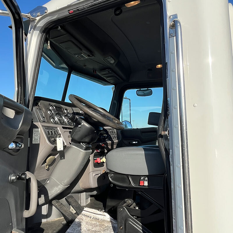 2012 Peterbilt model 365
